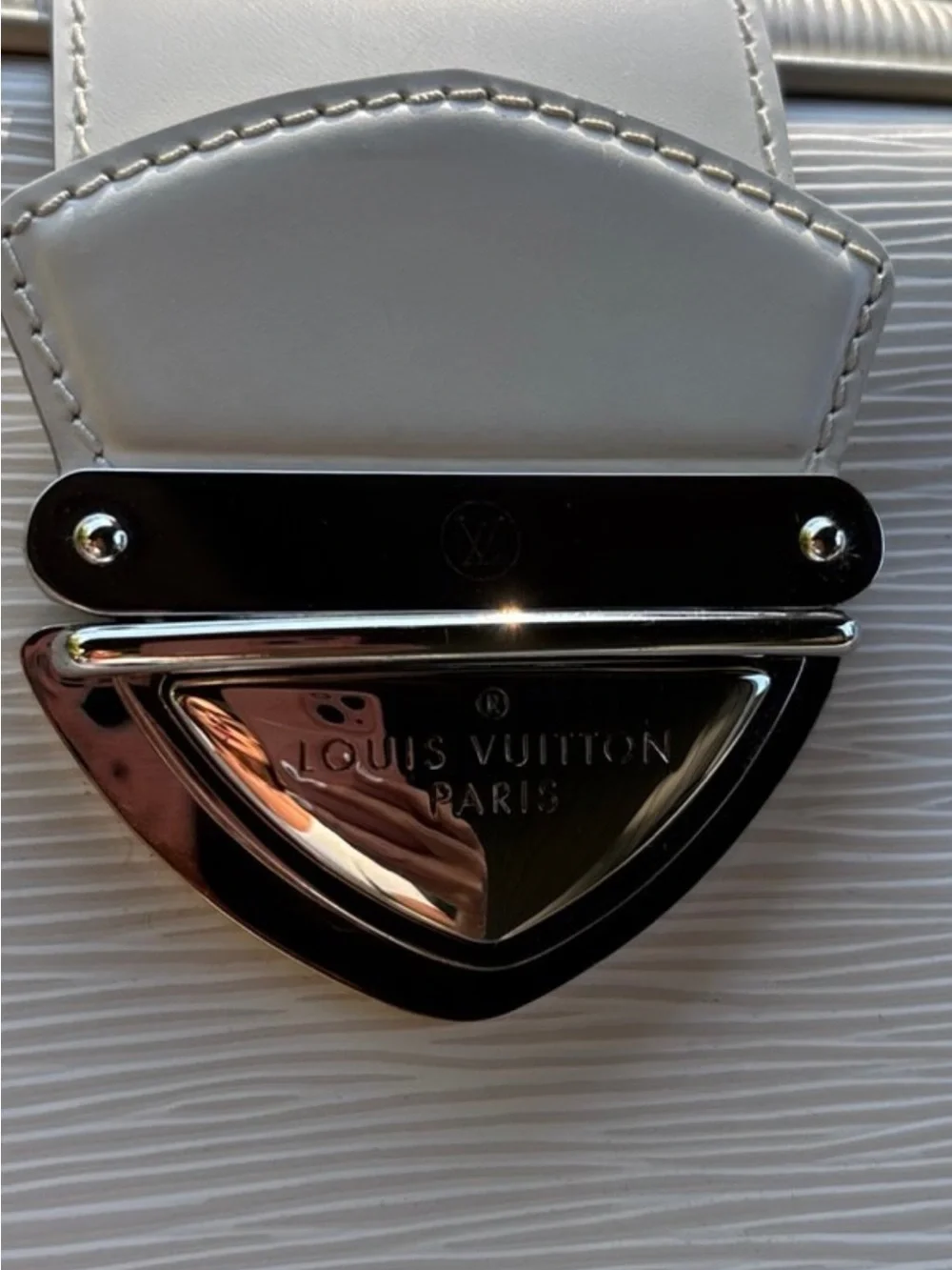 Louis Vuitton chic louis